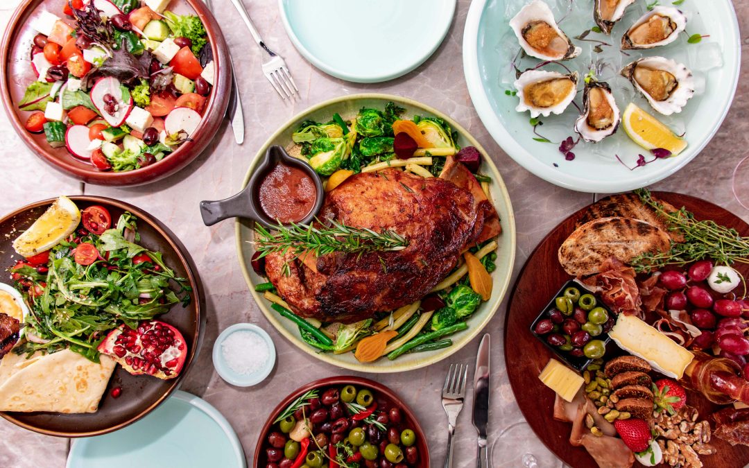 Planning a Wedding Feast: Family-Style Dining vs Plated Menus